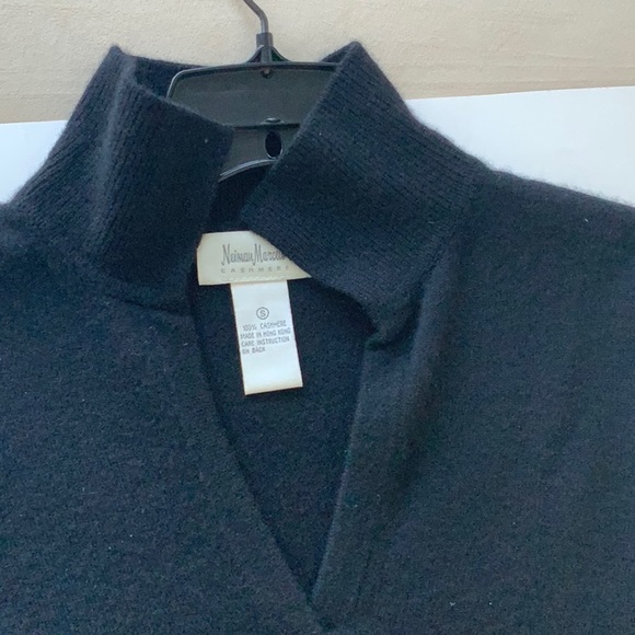 Black Cashmere sweater - Picture 3 of 10